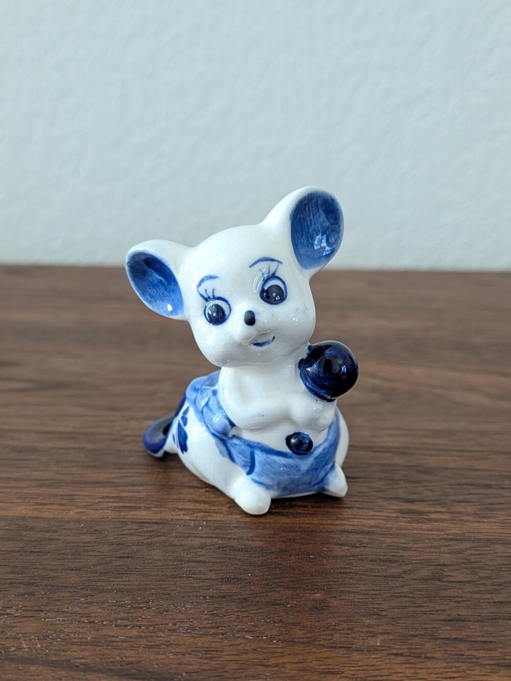 Delft Style Miniature Ceramic Blueand White Baby Mouse Figurine w/ Rattle 2.25"